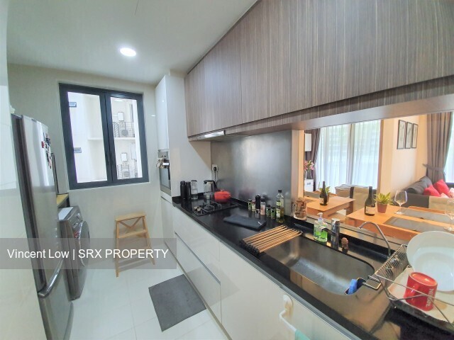 The Palette (D18), Condominium #557875181